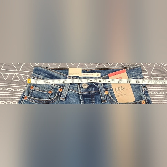 Levis Women's Wedgie Straight Leg Jeans Size 25 - Picture 7 of 10